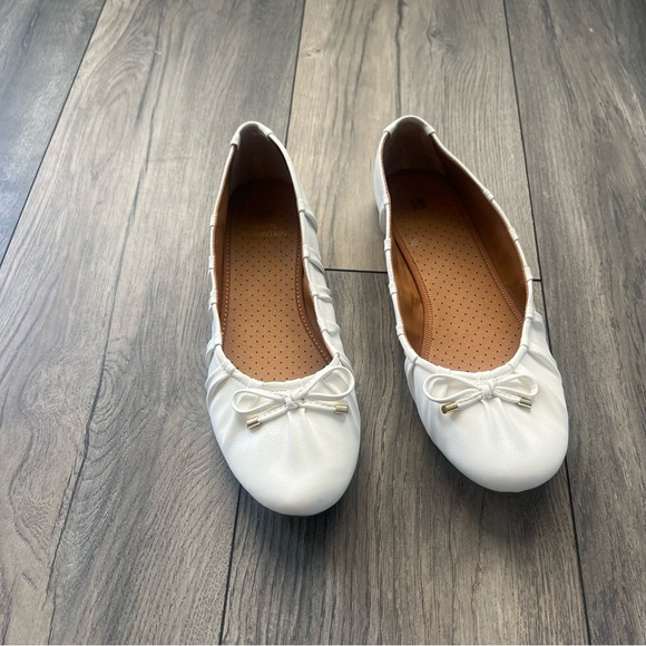 White Mountain Sakari White Ballet Flats with Bow 8.5 - Picture 10 of 10